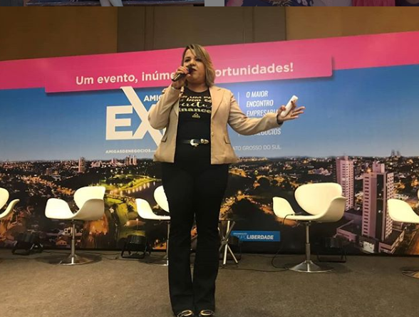 Lusciméia Reis fala sobre educação financeira no Expo Amigas de Negócios